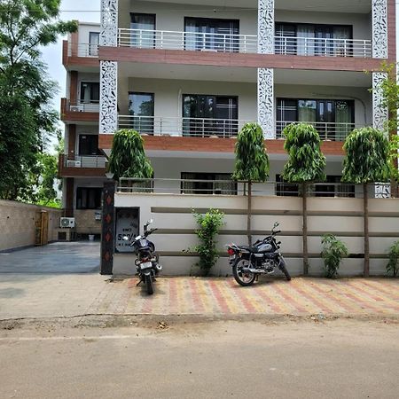 Raj Residency Stay Gurgaon Exterior photo